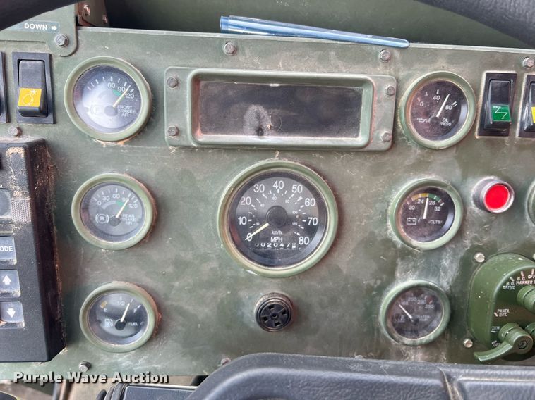 image for item LI9583 1999 Stewart & Stevenson MTV M-1090  dump truck