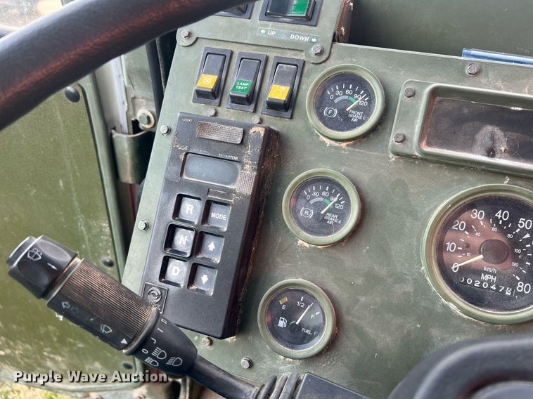 image for item LI9583 1999 Stewart & Stevenson MTV M-1090  dump truck