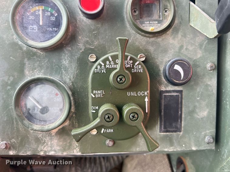 image for item LI9583 1999 Stewart & Stevenson MTV M-1090  dump truck