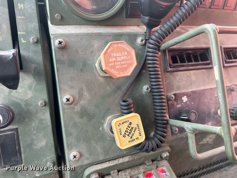 image for item LI9583 1999 Stewart & Stevenson MTV M-1090  dump truck