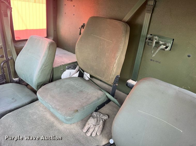 image for item LI9583 1999 Stewart & Stevenson MTV M-1090  dump truck