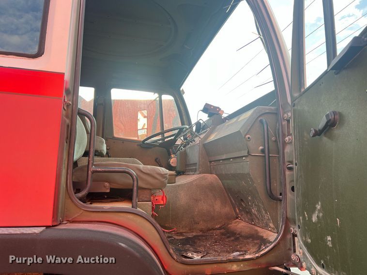 image for item LI9583 1999 Stewart & Stevenson MTV M-1090  dump truck