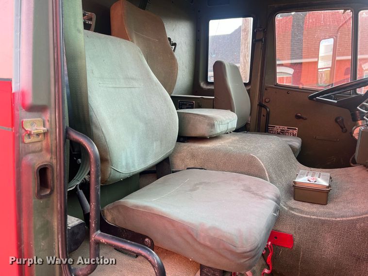 image for item LI9583 1999 Stewart & Stevenson MTV M-1090  dump truck