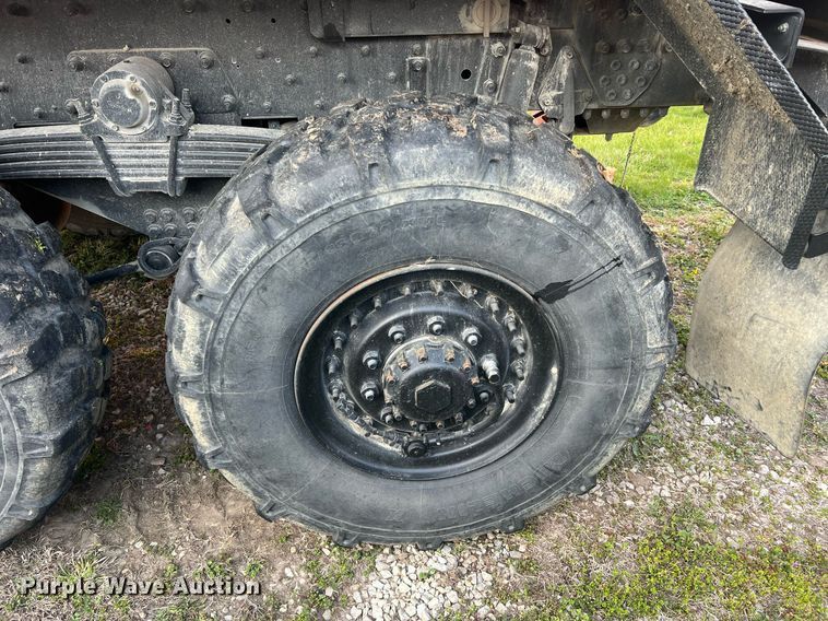 image for item LI9583 1999 Stewart & Stevenson MTV M-1090  dump truck