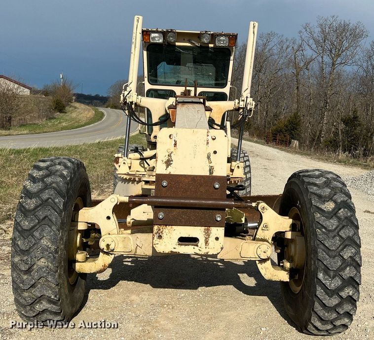 image for item LI9586 1997 Champion 710A Series IV  motor grader