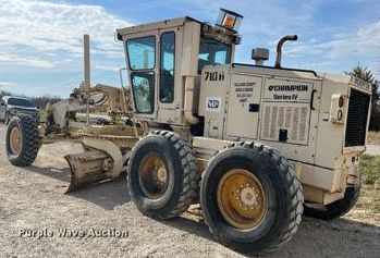 image for item LI9586 1997 Champion 710A Series IV  motor grader