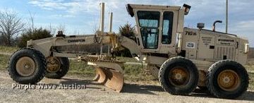 image for item LI9586 1997 Champion 710A Series IV  motor grader