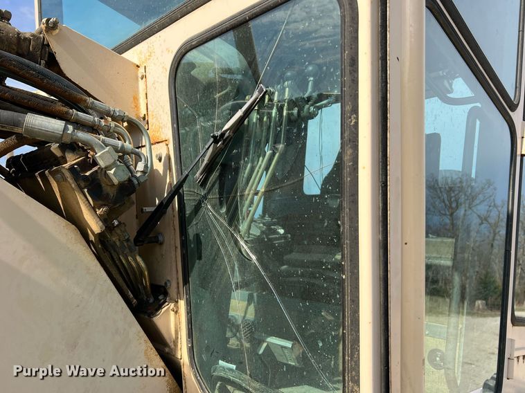 image for item LI9586 1997 Champion 710A Series IV  motor grader