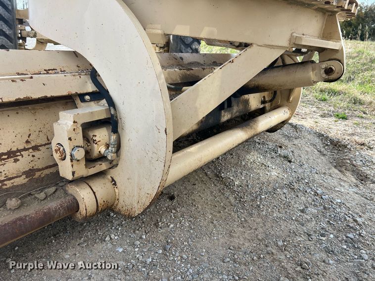 image for item LI9586 1997 Champion 710A Series IV  motor grader