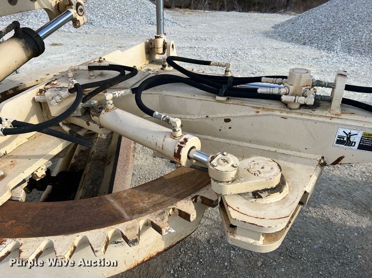 image for item LI9586 1997 Champion 710A Series IV  motor grader