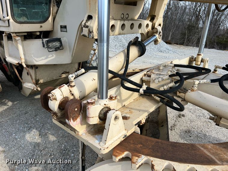 image for item LI9586 1997 Champion 710A Series IV  motor grader