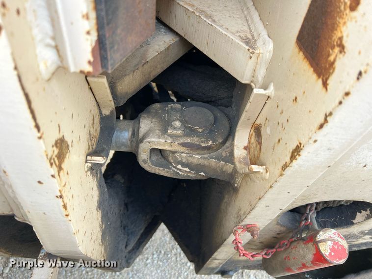 image for item LI9586 1997 Champion 710A Series IV  motor grader