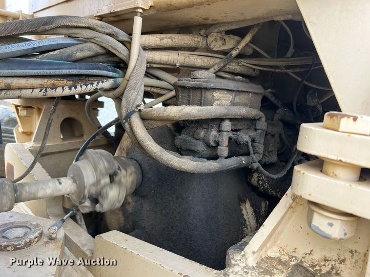 image for item LI9586 1997 Champion 710A Series IV  motor grader