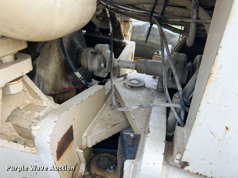 image for item LI9586 1997 Champion 710A Series IV  motor grader