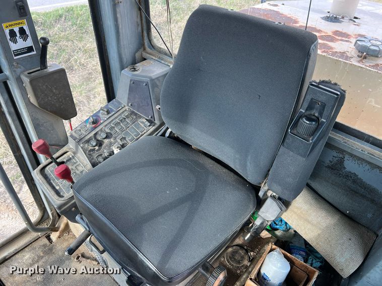 image for item LI9586 1997 Champion 710A Series IV  motor grader