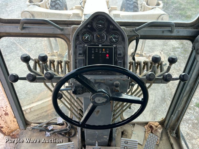 image for item LI9586 1997 Champion 710A Series IV  motor grader