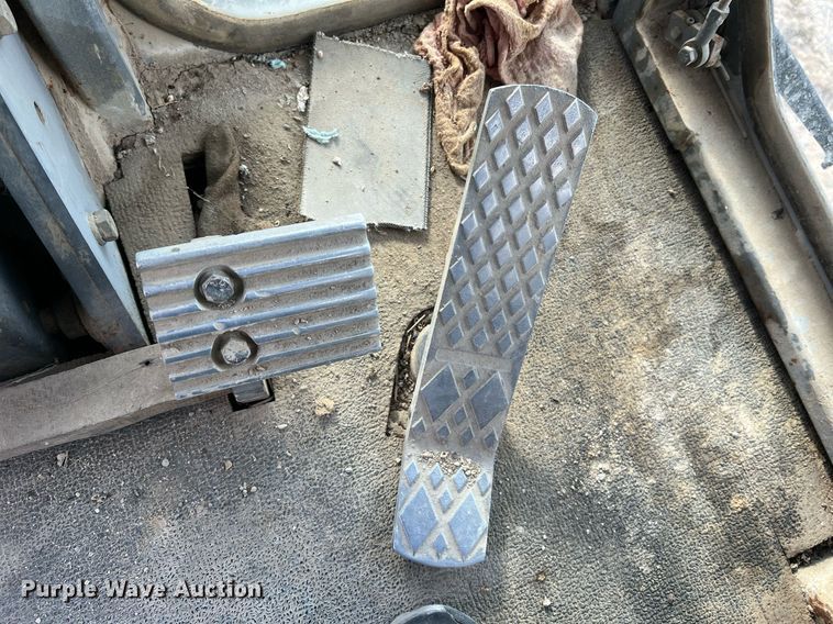 image for item LI9586 1997 Champion 710A Series IV  motor grader