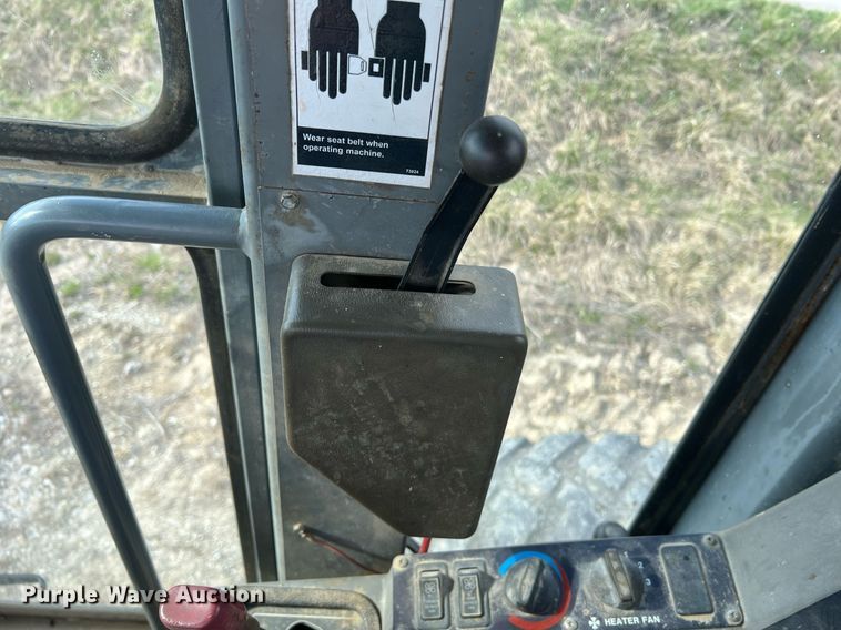 image for item LI9586 1997 Champion 710A Series IV  motor grader