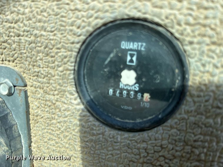 image for item LI9586 1997 Champion 710A Series IV  motor grader