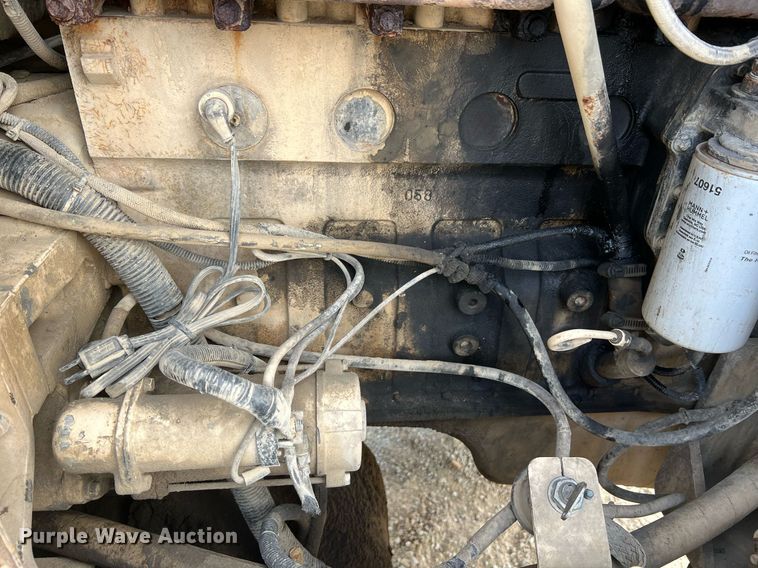 image for item LI9586 1997 Champion 710A Series IV  motor grader