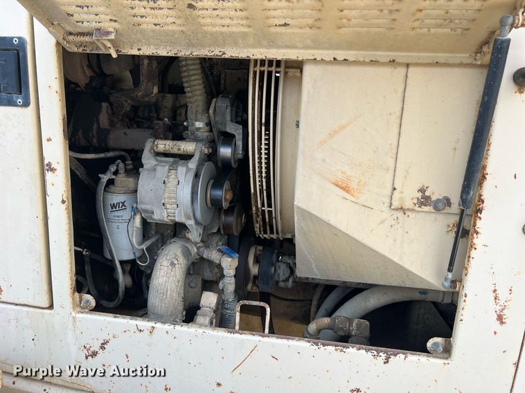 image for item LI9586 1997 Champion 710A Series IV  motor grader