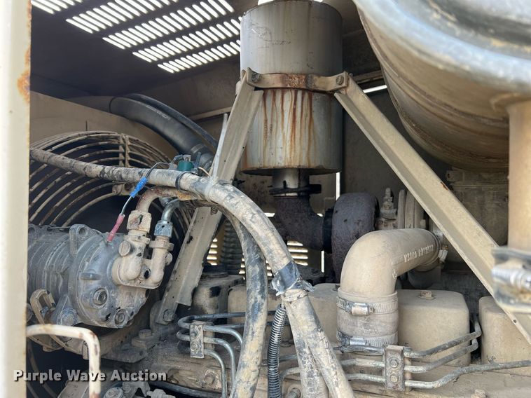 image for item LI9586 1997 Champion 710A Series IV  motor grader