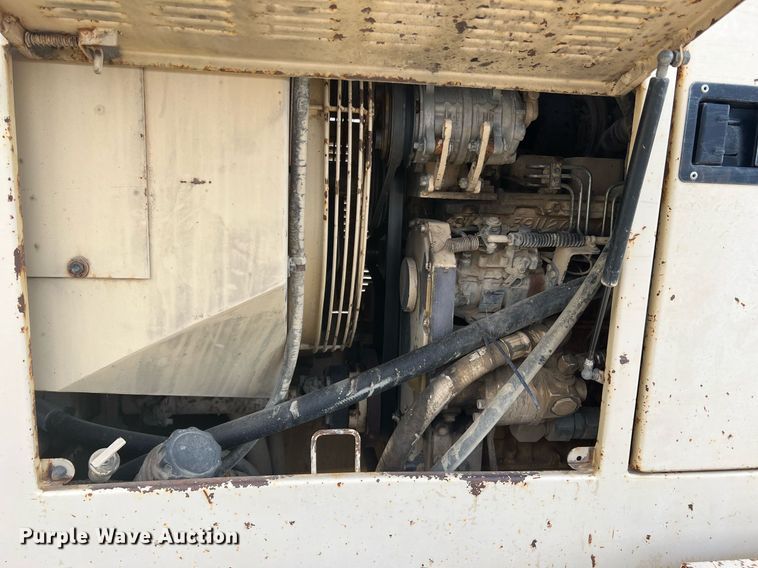 image for item LI9586 1997 Champion 710A Series IV  motor grader