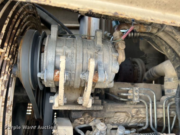 image for item LI9586 1997 Champion 710A Series IV  motor grader