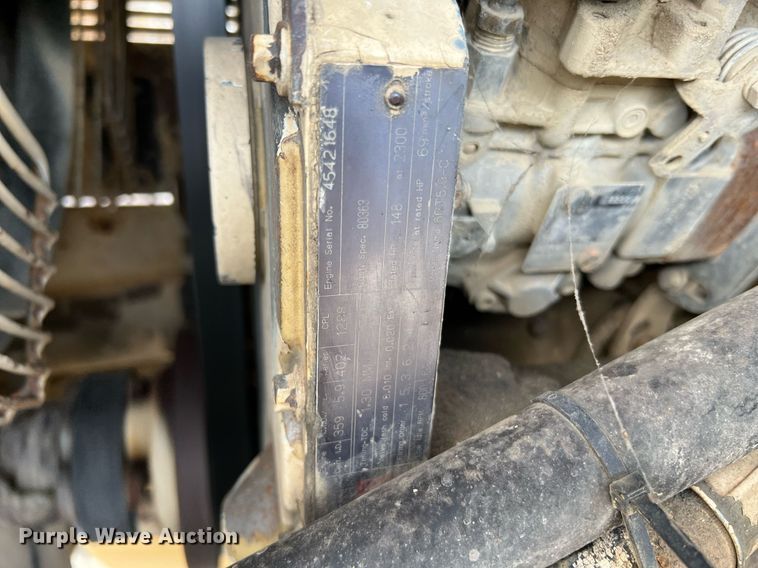 image for item LI9586 1997 Champion 710A Series IV  motor grader