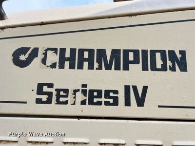 image for item LI9586 1997 Champion 710A Series IV  motor grader