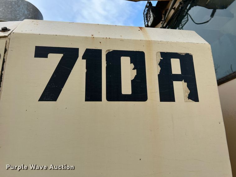 image for item LI9586 1997 Champion 710A Series IV  motor grader