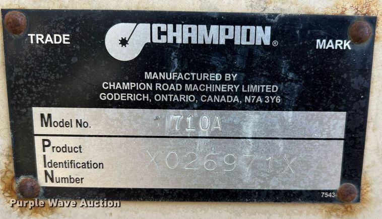 image for item LI9586 1997 Champion 710A Series IV  motor grader
