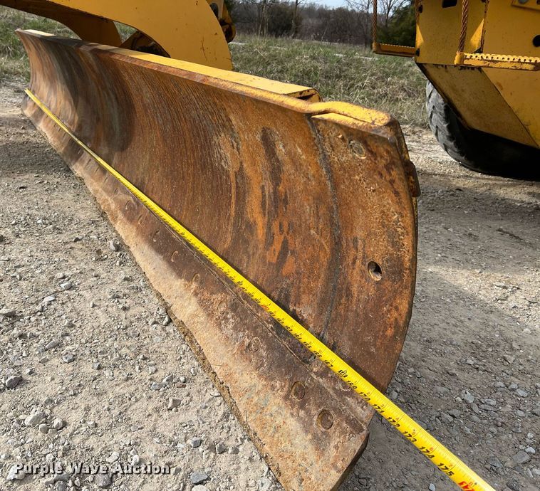 image for item LI9587 1999 Champion 710A Series V VHP  motor grader