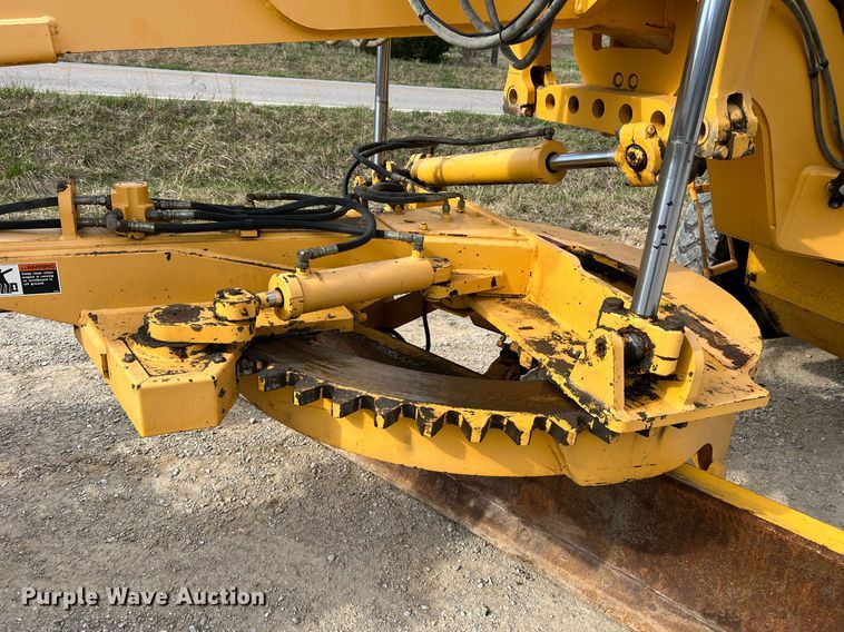 image for item LI9587 1999 Champion 710A Series V VHP  motor grader