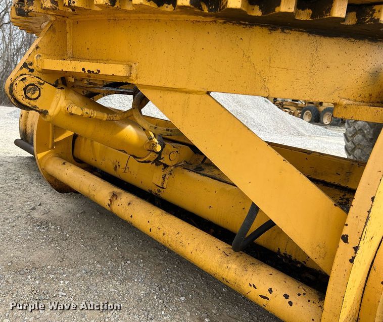 image for item LI9587 1999 Champion 710A Series V VHP  motor grader