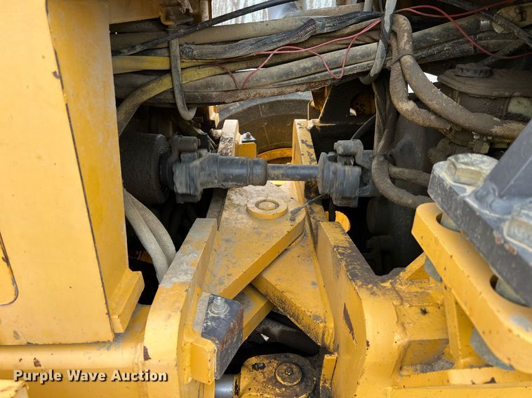 image for item LI9587 1999 Champion 710A Series V VHP  motor grader