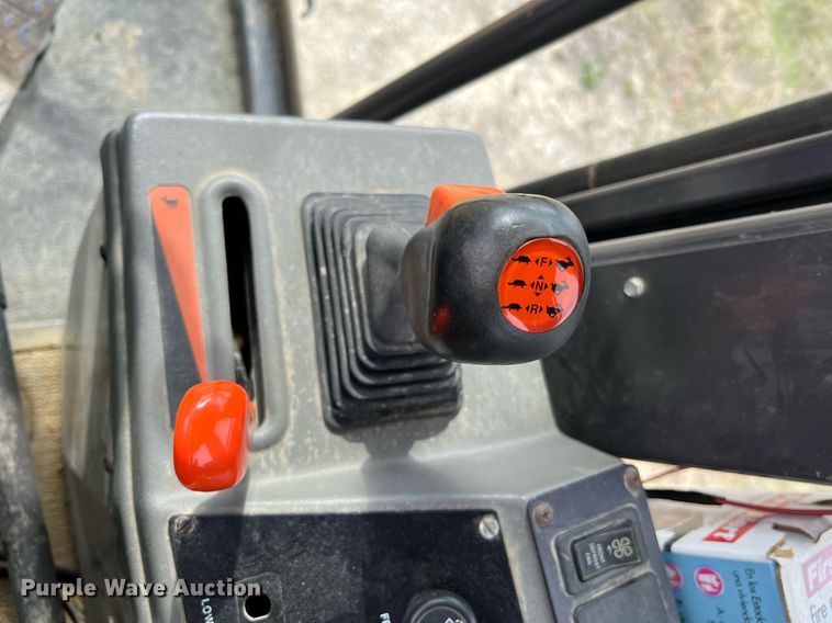 image for item LI9587 1999 Champion 710A Series V VHP  motor grader