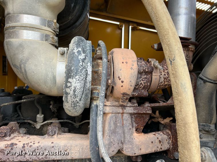 image for item LI9587 1999 Champion 710A Series V VHP  motor grader