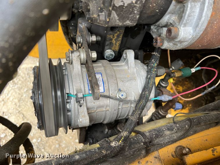 image for item LI9587 1999 Champion 710A Series V VHP  motor grader