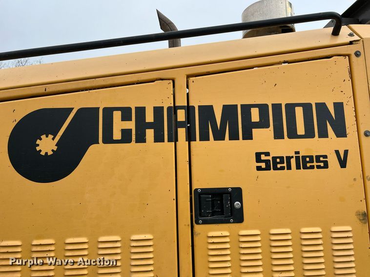 image for item LI9587 1999 Champion 710A Series V VHP  motor grader