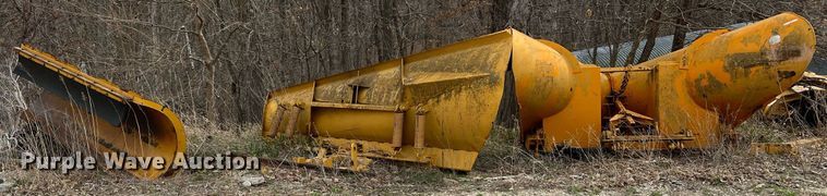 image for item LI9591 (3) snow plows