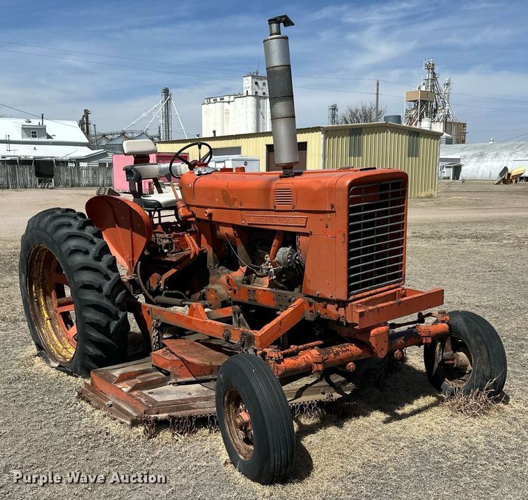 image for item LN9397 1970 International Farmall 544  tractor