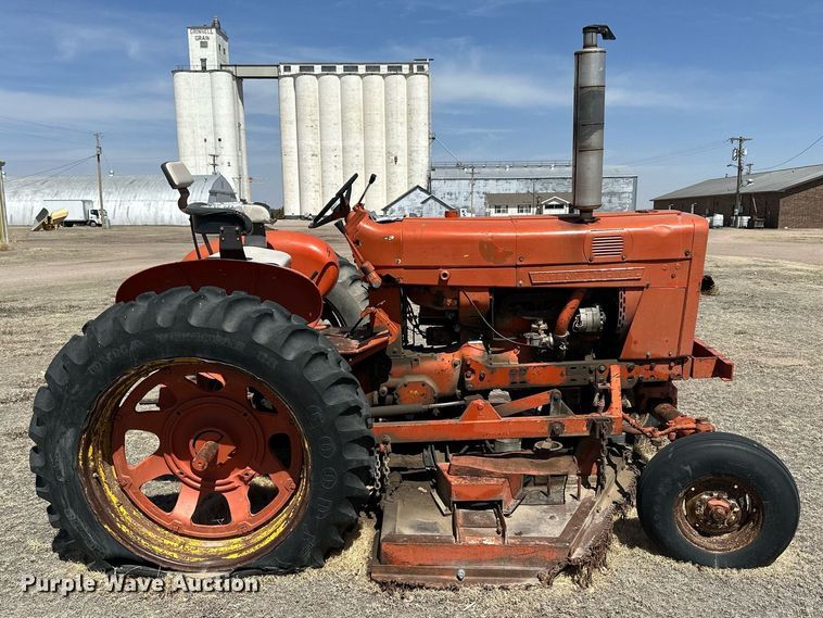 image for item LN9397 1970 International Farmall 544  tractor