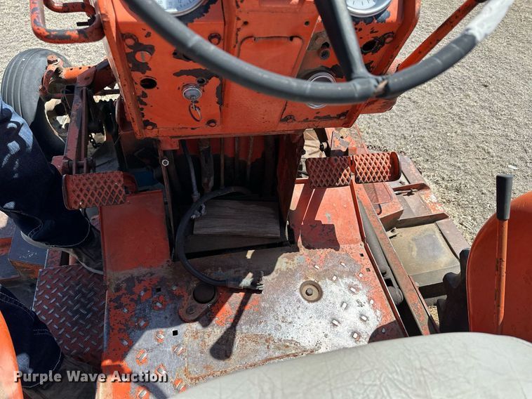 image for item LN9397 1970 International Farmall 544  tractor