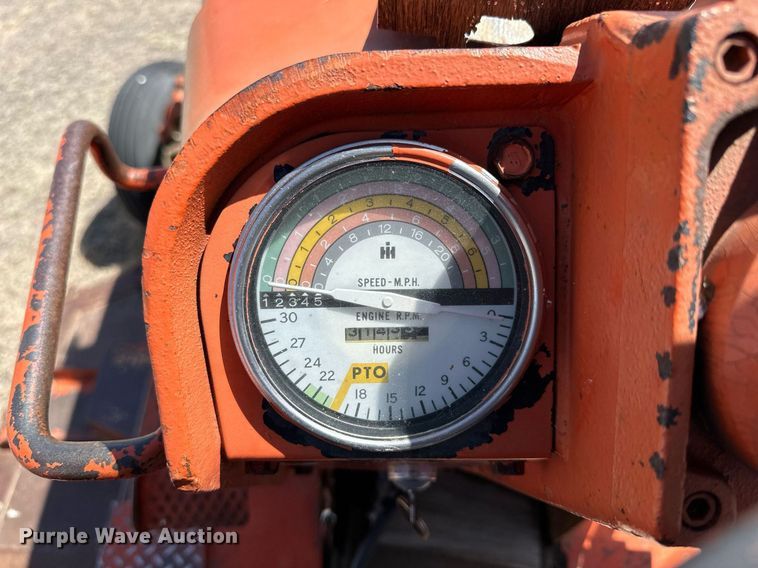 image for item LN9397 1970 International Farmall 544  tractor