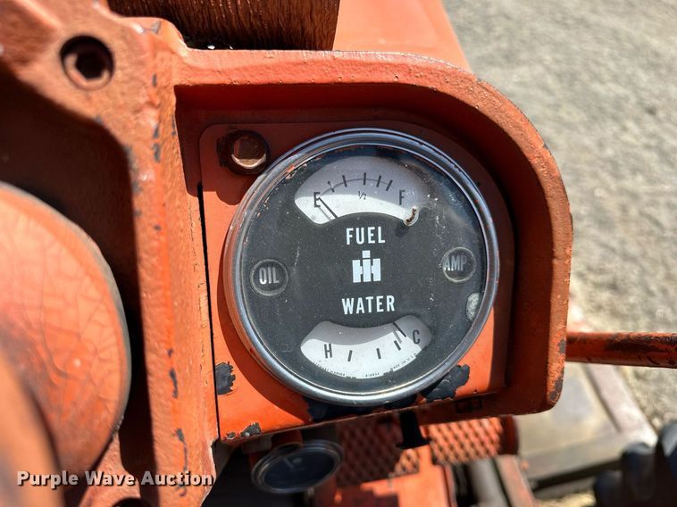 image for item LN9397 1970 International Farmall 544  tractor