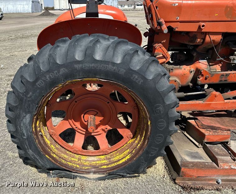 image for item LN9397 1970 International Farmall 544  tractor
