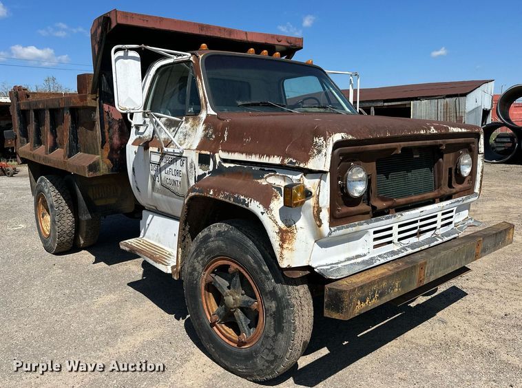 image for item LR9600 1987 Chevrolet C6M  dump truck
