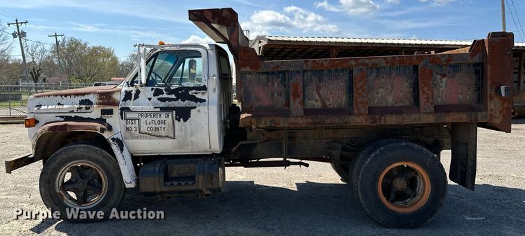 image for item LR9600 1987 Chevrolet C6M  dump truck