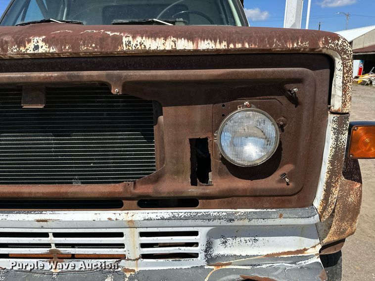 image for item LR9600 1987 Chevrolet C6M  dump truck